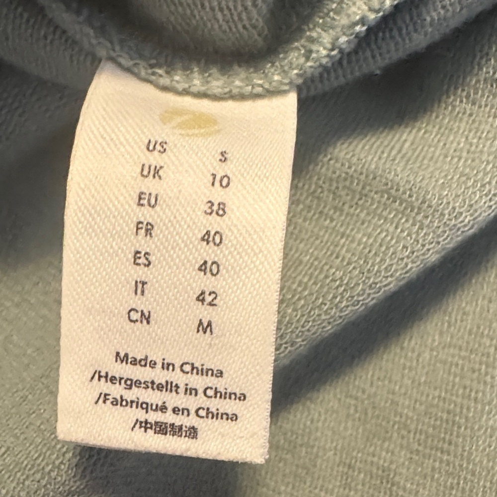 Dobreva Women's Green Long Sleeve Top - Picture 4 of 4
